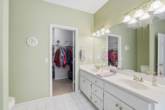 1084 Tamberwood Court, Woodbury, MN 55125