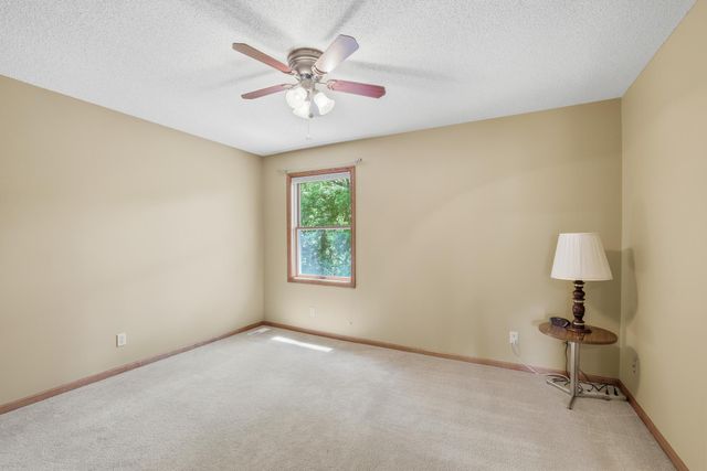 1084 Tamberwood Court, Woodbury, MN 55125