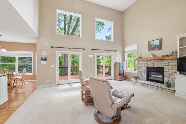 1084 Tamberwood Court, Woodbury, MN 55125