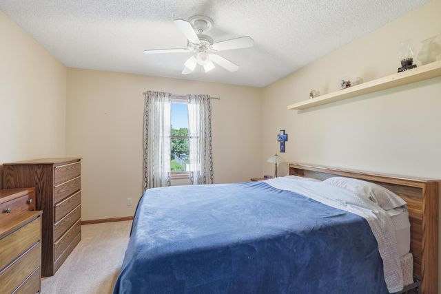 1084 Tamberwood Court, Woodbury, MN 55125