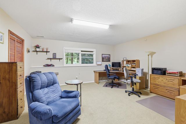 1084 Tamberwood Court, Woodbury, MN 55125