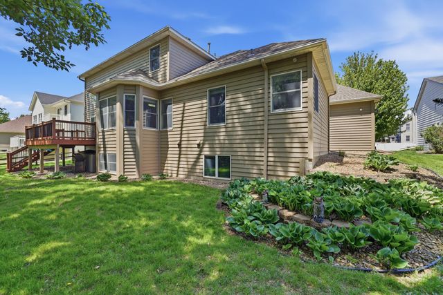 1084 Tamberwood Court, Woodbury, MN 55125