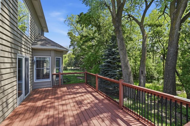 1084 Tamberwood Court, Woodbury, MN 55125