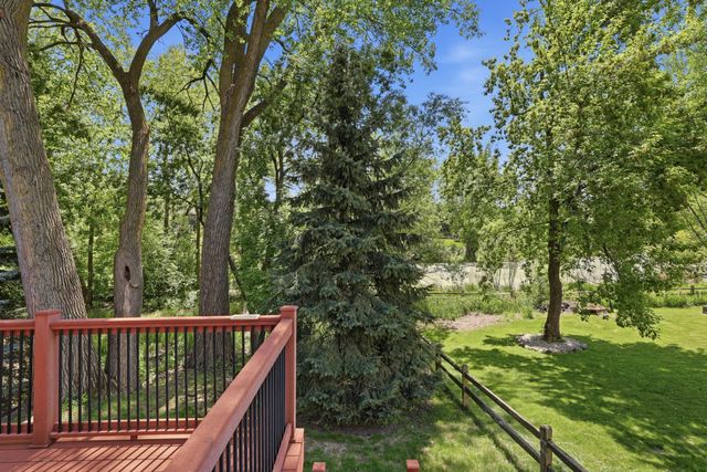 1084 Tamberwood Court, Woodbury, MN 55125