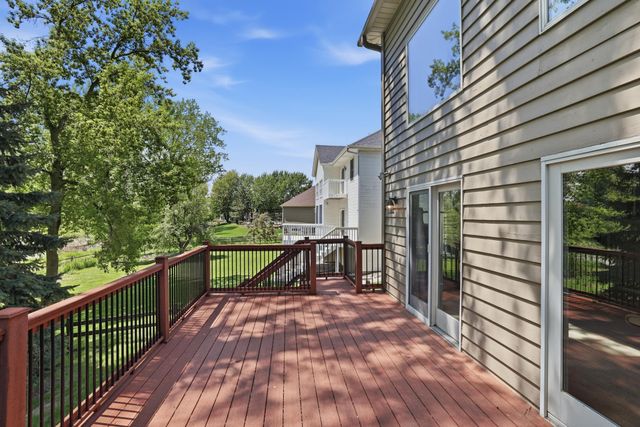 1084 Tamberwood Court, Woodbury, MN 55125
