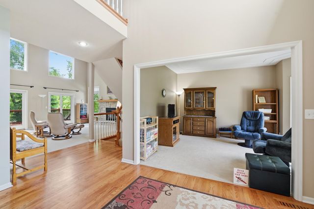1084 Tamberwood Court, Woodbury, MN 55125