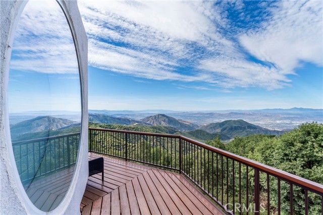 28527 Willow Road, Lake Arrowhead, CA 92352