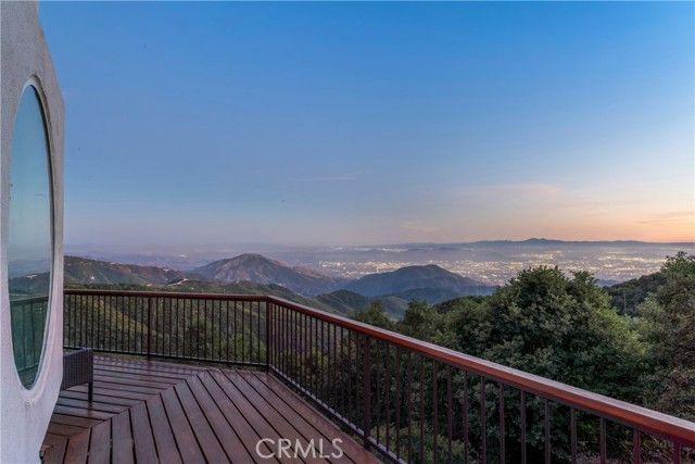 28527 Willow Road, Lake Arrowhead, CA 92352