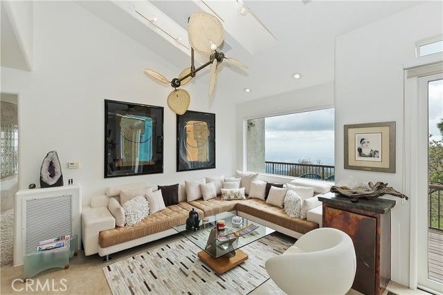 28527 Willow Road, Lake Arrowhead, CA 92352