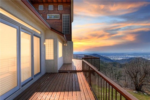 28527 Willow Road, Lake Arrowhead, CA 92352