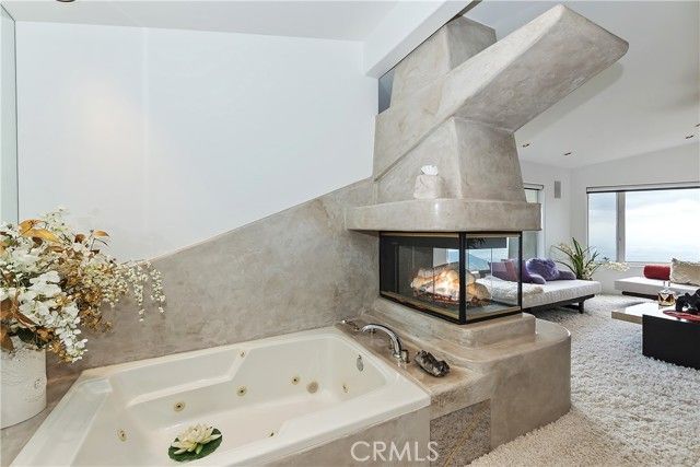 28527 Willow Road, Lake Arrowhead, CA 92352