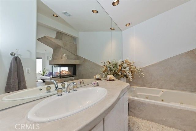 28527 Willow Road, Lake Arrowhead, CA 92352