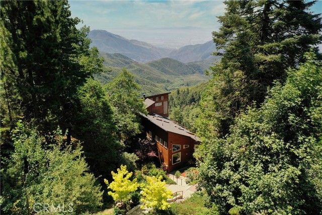 28527 Willow Road, Lake Arrowhead, CA 92352