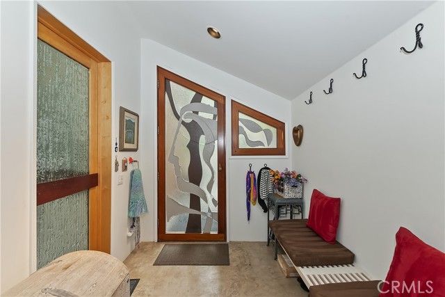 28527 Willow Road, Lake Arrowhead, CA 92352