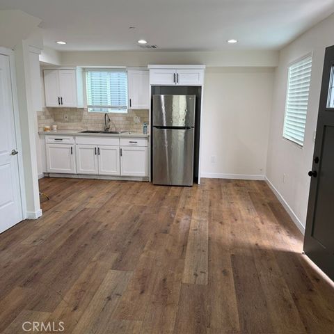 5867 Towne, Los Angeles, CA 90003