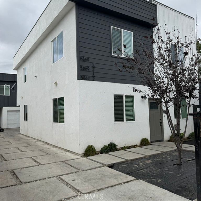 5867 Towne, Los Angeles, CA 90003