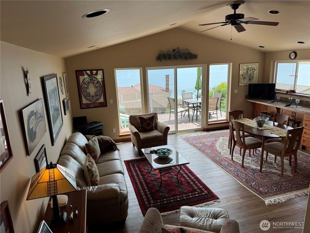 160 N Triton Head Drive, Lilliwaup, WA 98555