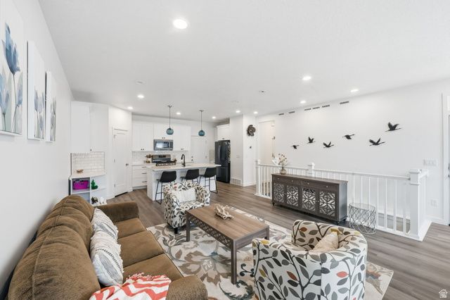 1974 W 775 N, Layton, UT 84041