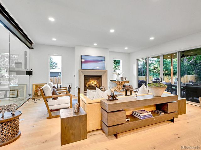 300 Oneida Street, Denver, CO 80220