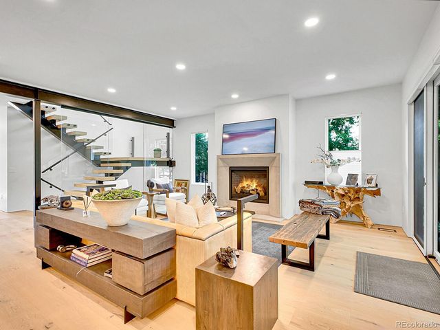 300 Oneida Street, Denver, CO 80220