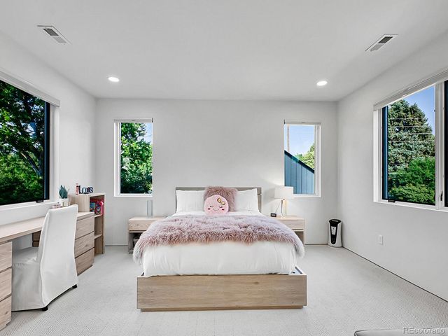 300 Oneida Street, Denver, CO 80220