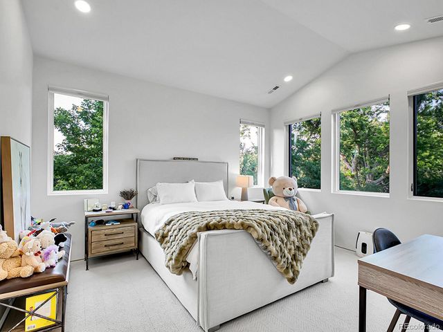 300 Oneida Street, Denver, CO 80220