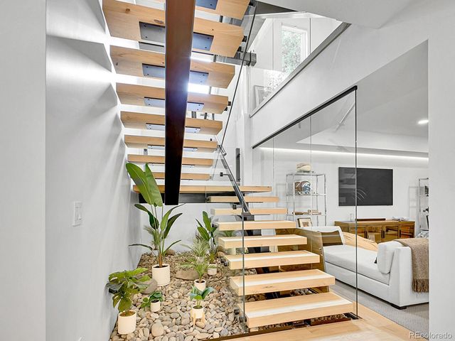 300 Oneida Street, Denver, CO 80220