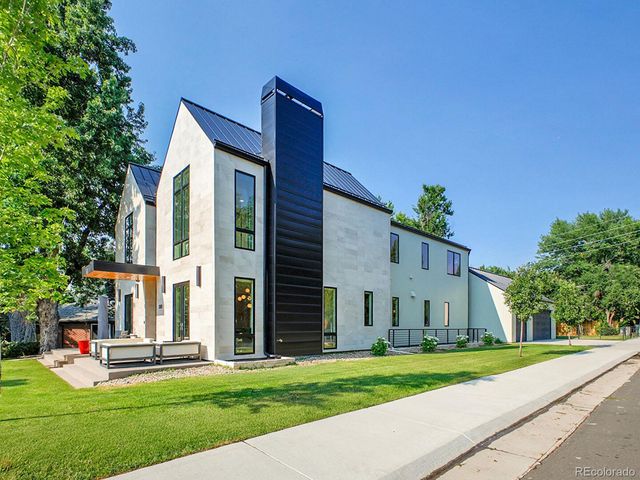 300 Oneida Street, Denver, CO 80220