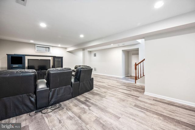 16438 REGATTA LN, Woodbridge, VA 22191