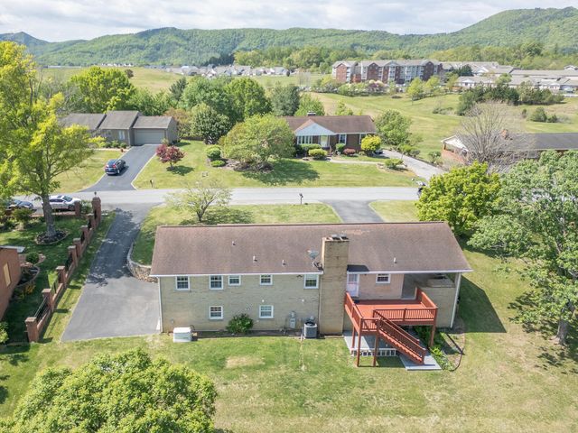 96 Westridge DR, Daleville, VA 24083