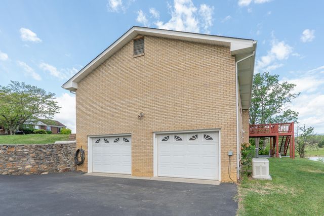 96 Westridge DR, Daleville, VA 24083