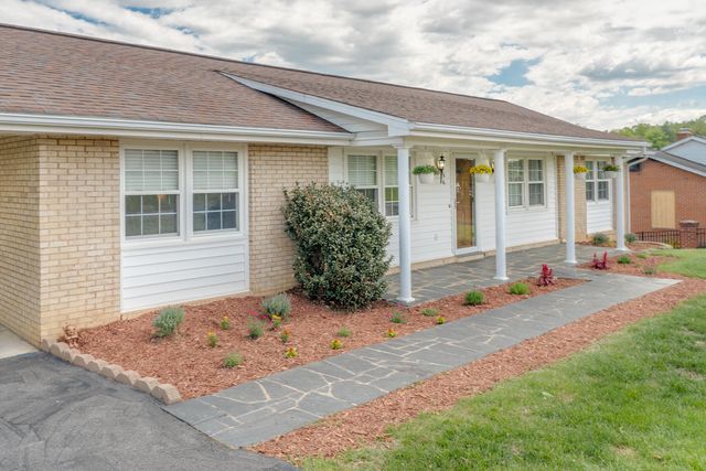 96 Westridge DR, Daleville, VA 24083