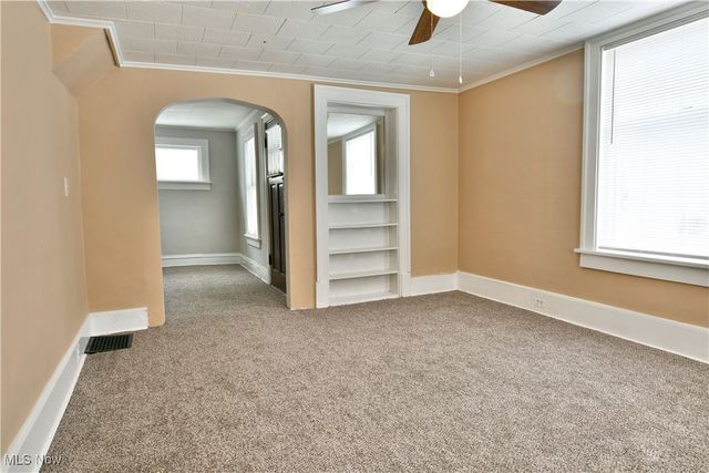 63 Linden Avenue, Niles, OH 44446