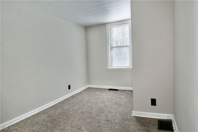 63 Linden Avenue, Niles, OH 44446