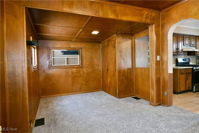 63 Linden Avenue, Niles, OH 44446