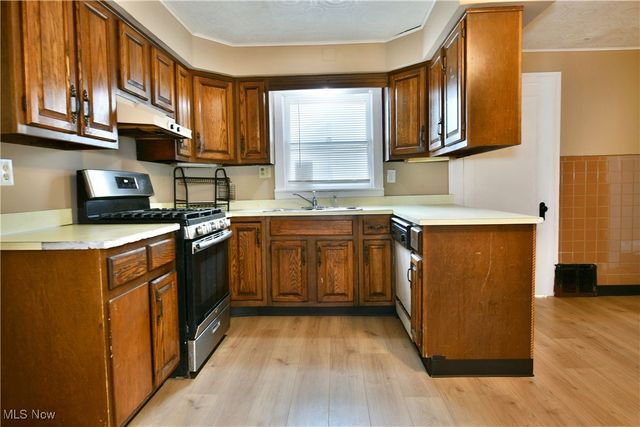 63 Linden Avenue, Niles, OH 44446