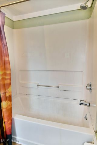 63 Linden Avenue, Niles, OH 44446