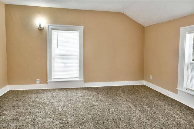 63 Linden Avenue, Niles, OH 44446