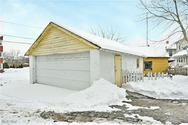 63 Linden Avenue, Niles, OH 44446