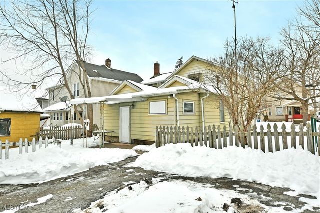 63 Linden Avenue, Niles, OH 44446