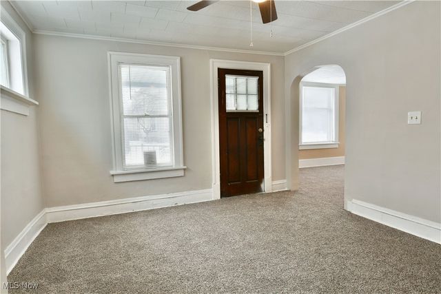 63 Linden Avenue, Niles, OH 44446