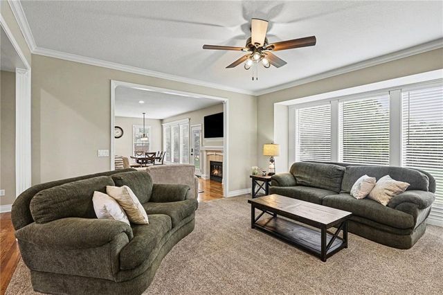 2724 SW Monarch Drive, Lee's Summit, MO 64082