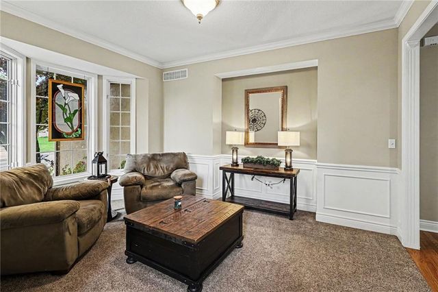 2724 SW Monarch Drive, Lee's Summit, MO 64082