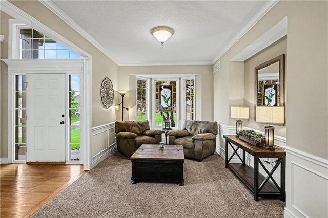 2724 SW Monarch Drive, Lee's Summit, MO 64082