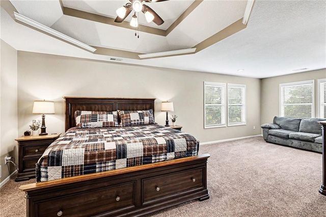 2724 SW Monarch Drive, Lee's Summit, MO 64082