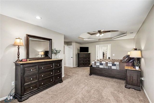 2724 SW Monarch Drive, Lee's Summit, MO 64082