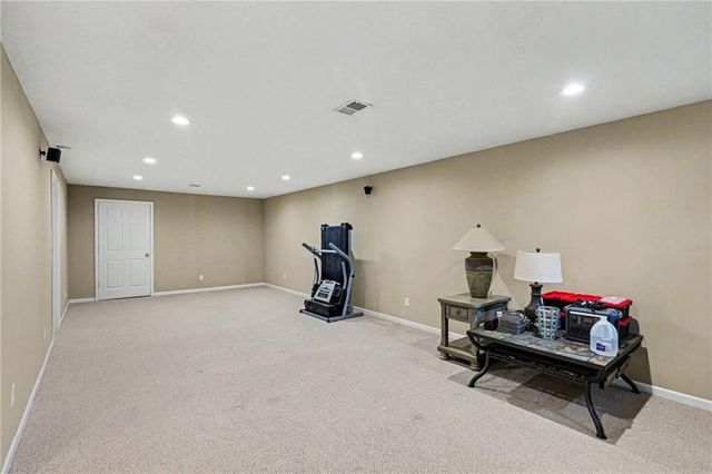 2724 SW Monarch Drive, Lee's Summit, MO 64082