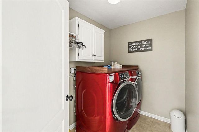 2724 SW Monarch Drive, Lee's Summit, MO 64082