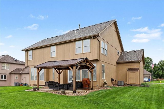 2724 SW Monarch Drive, Lee's Summit, MO 64082