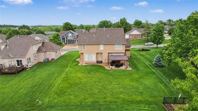 2724 SW Monarch Drive, Lee's Summit, MO 64082